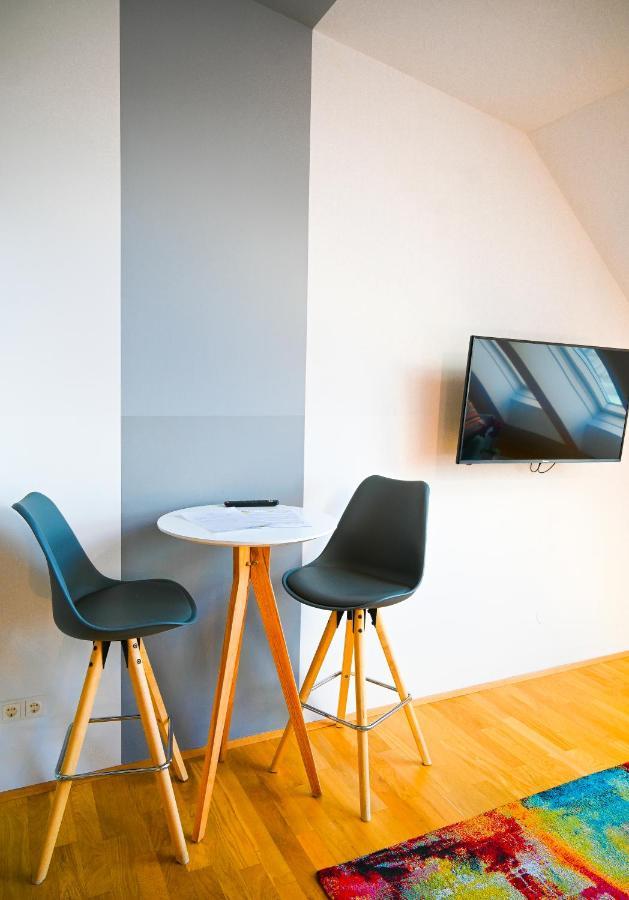 Backpacker Apartment Schoenbrunn Wina Bagian luar foto