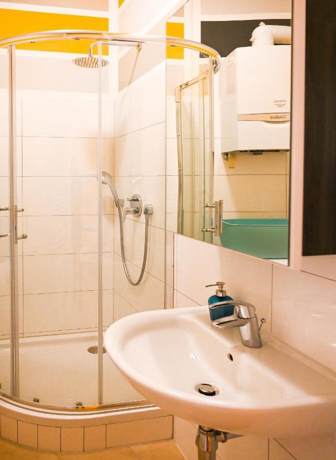 Backpacker Apartment Schoenbrunn Wina Bagian luar foto