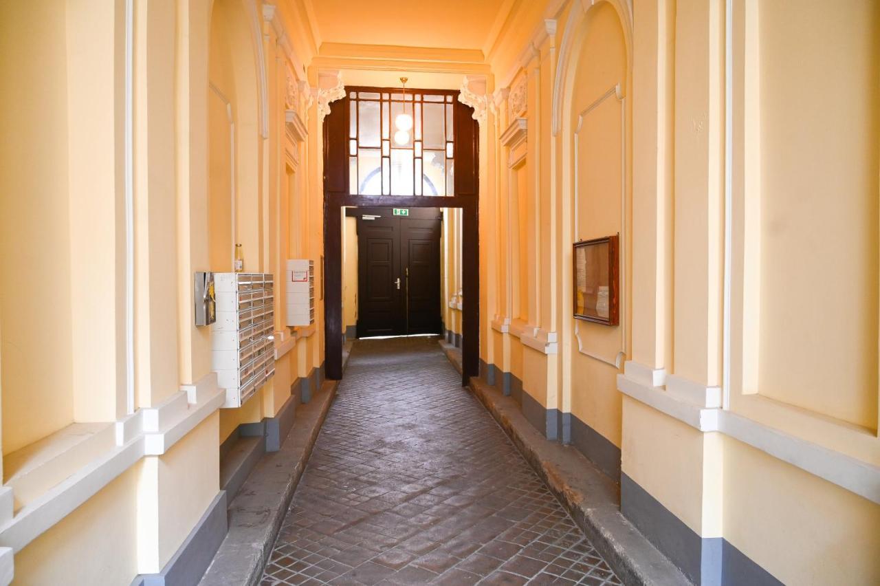 Backpacker Apartment Schoenbrunn Wina Bagian luar foto